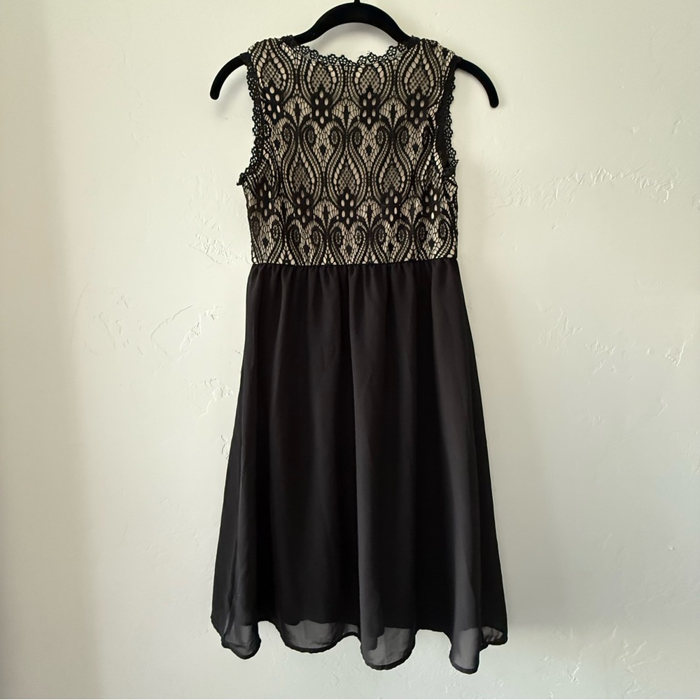 Pinkblush Black Lace Overlay Cocktail Dress, Sleeveless, Knee Length, Size Small - Picture 3 of 7